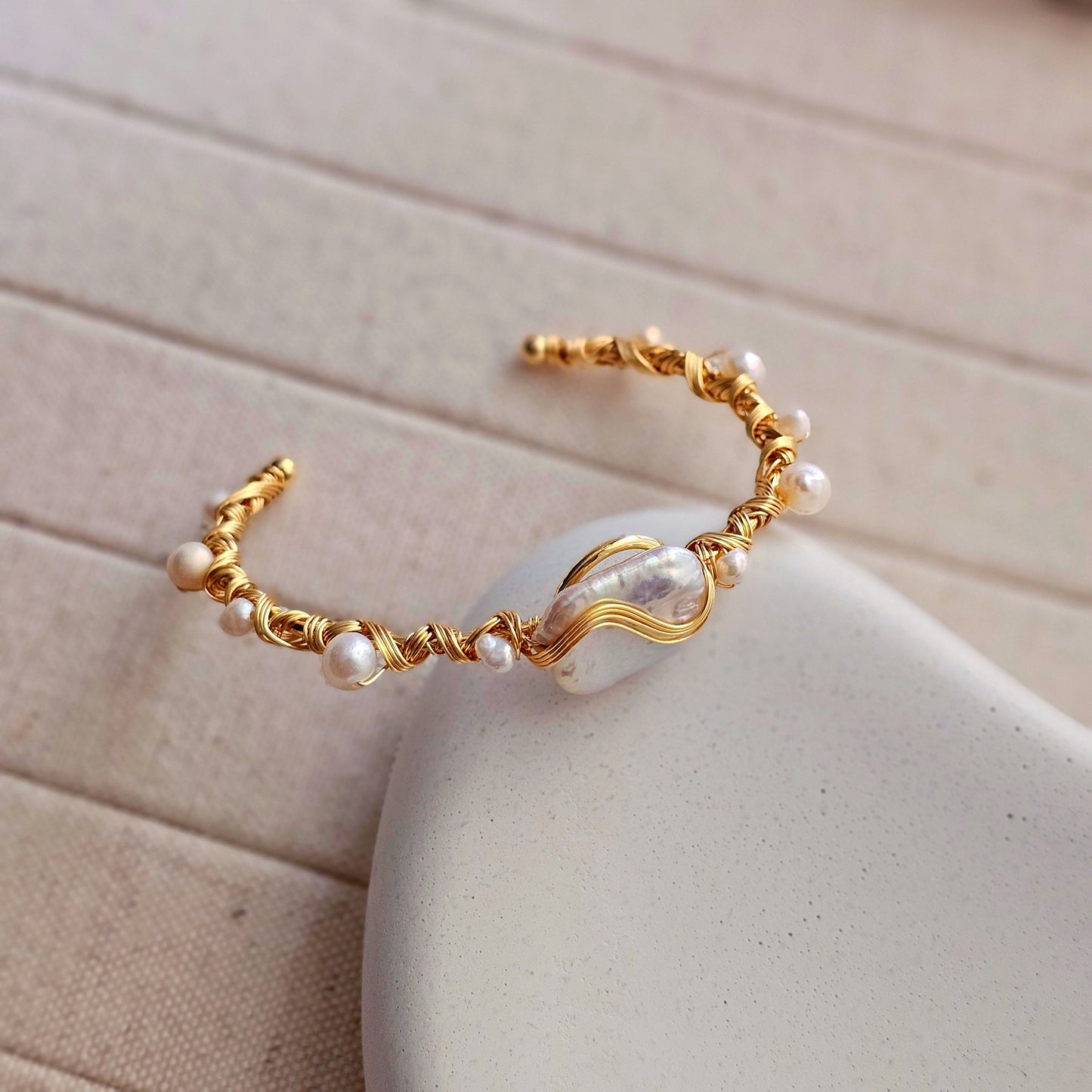 Fresh water baroque pearl bracelet-2 taahirajewellery