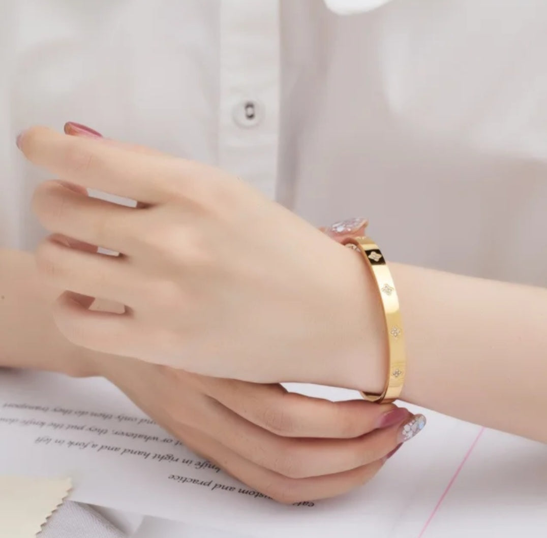 Lily Bangle Bracelet-5 taahirajewellery