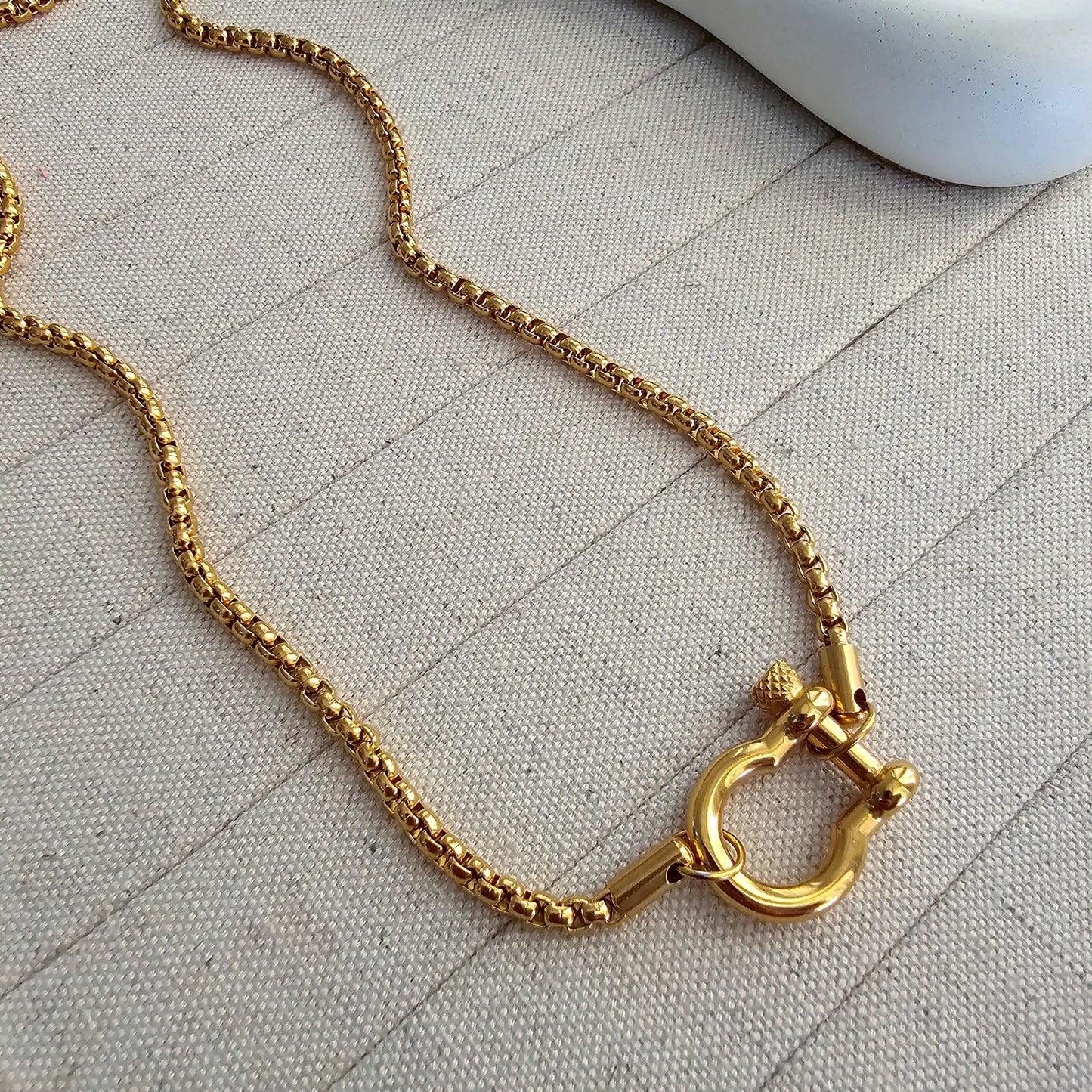 Mahi Round Chain Lock Necklace-4 taahirajewellery