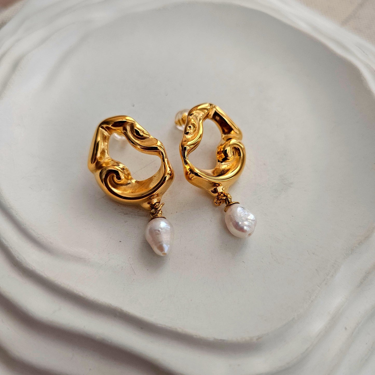 Rhea Pearl Earrings-4 taahirajewellery