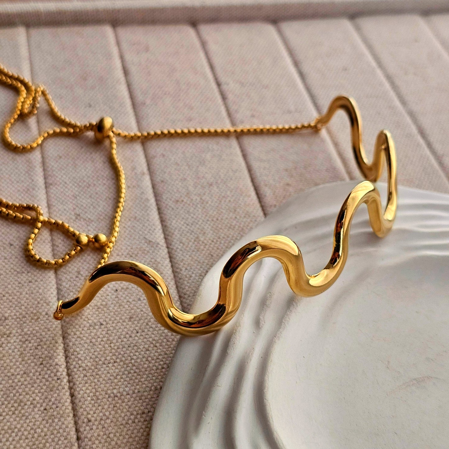 Spiral Adjustable Choker Necklace-3 taahirajewellery