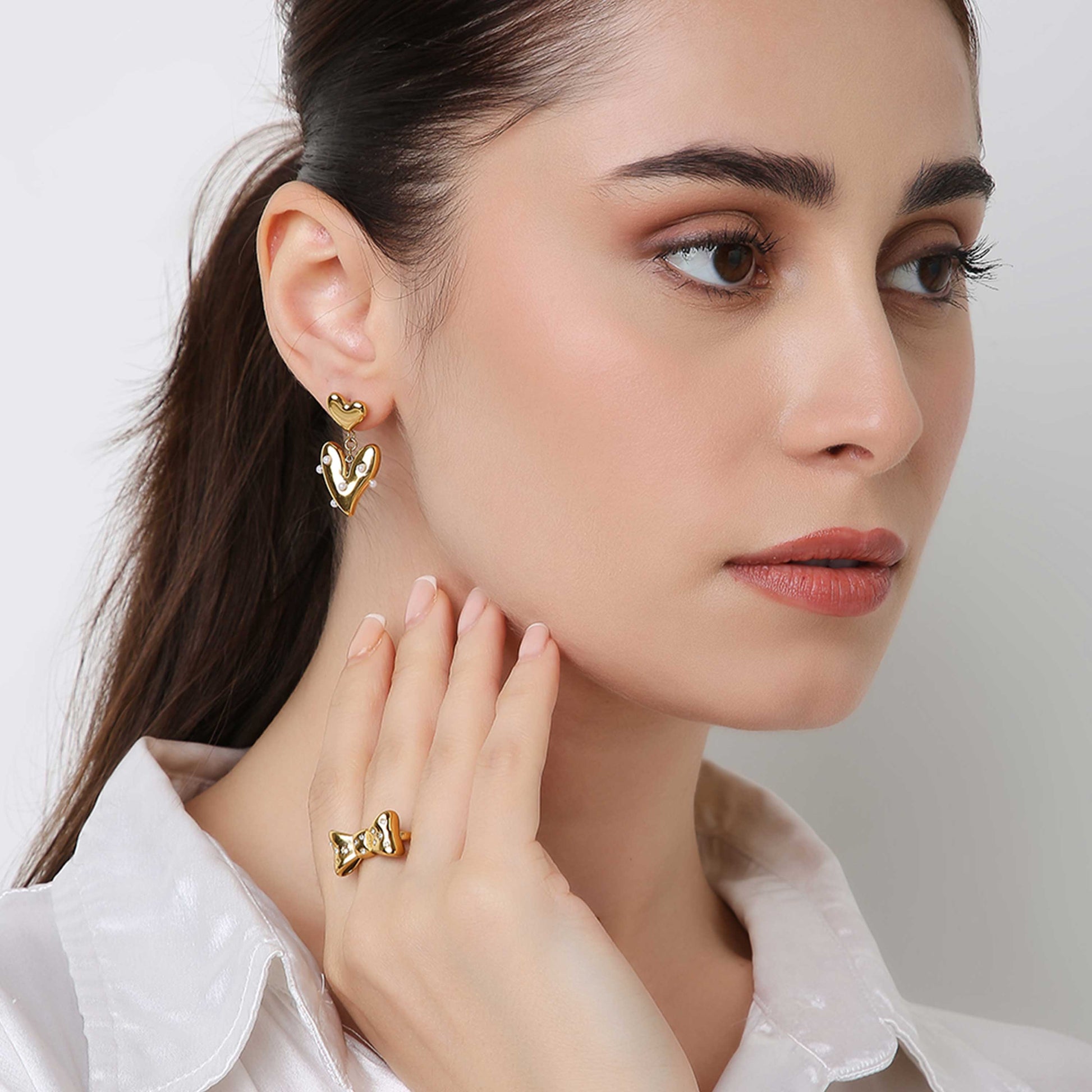 Bow Zircon Ring