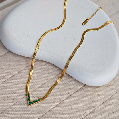 Dainty V Shape Snake Necklace - Green-2  taahirajewellery