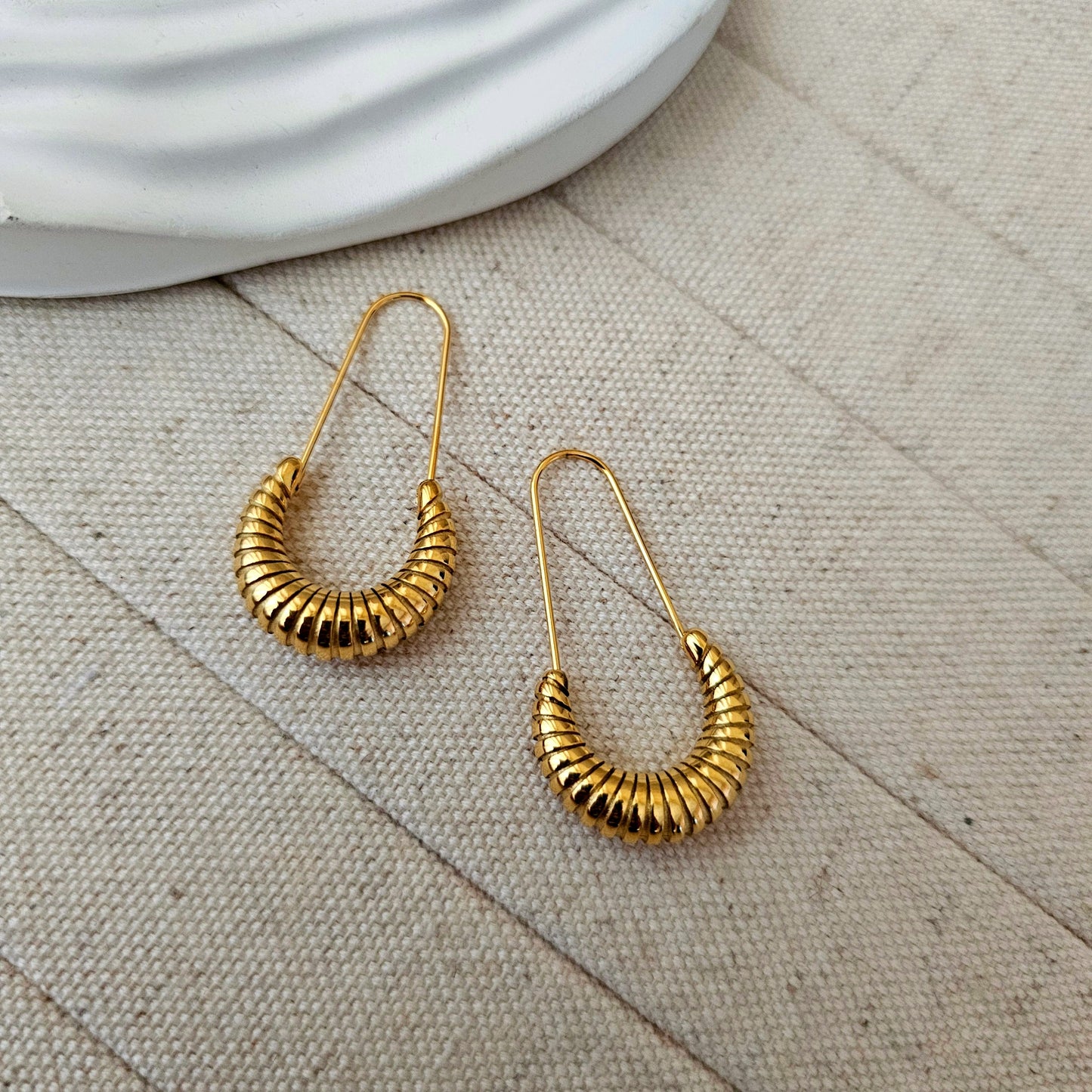 Trendy Safety Pin Hoop Earrings-1  taahirajewellery