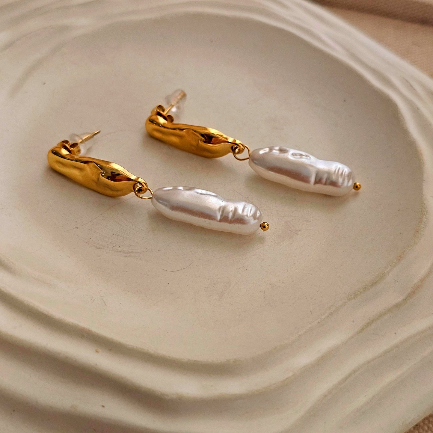 Edie Baroque Pearl Earrings-4  taahirajewellery