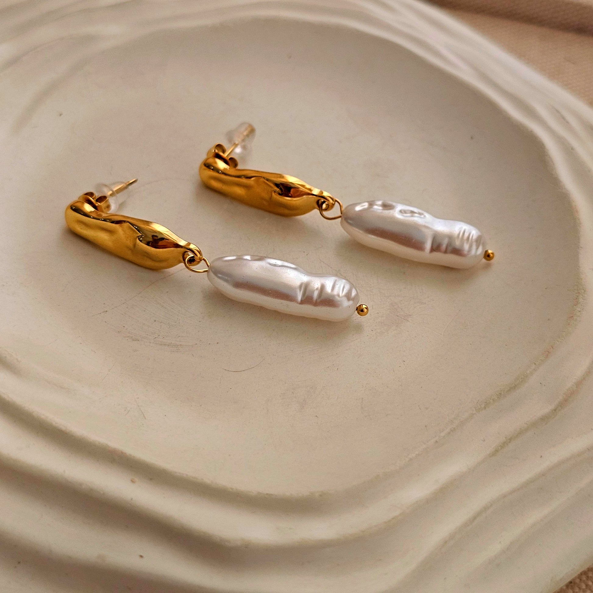 Edie Baroque Pearl Earrings-4  taahirajewellery