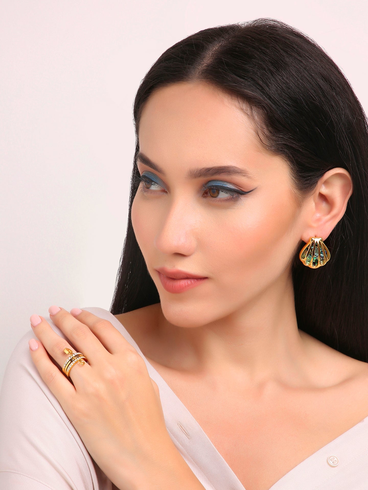 Trudy Shell Earrings