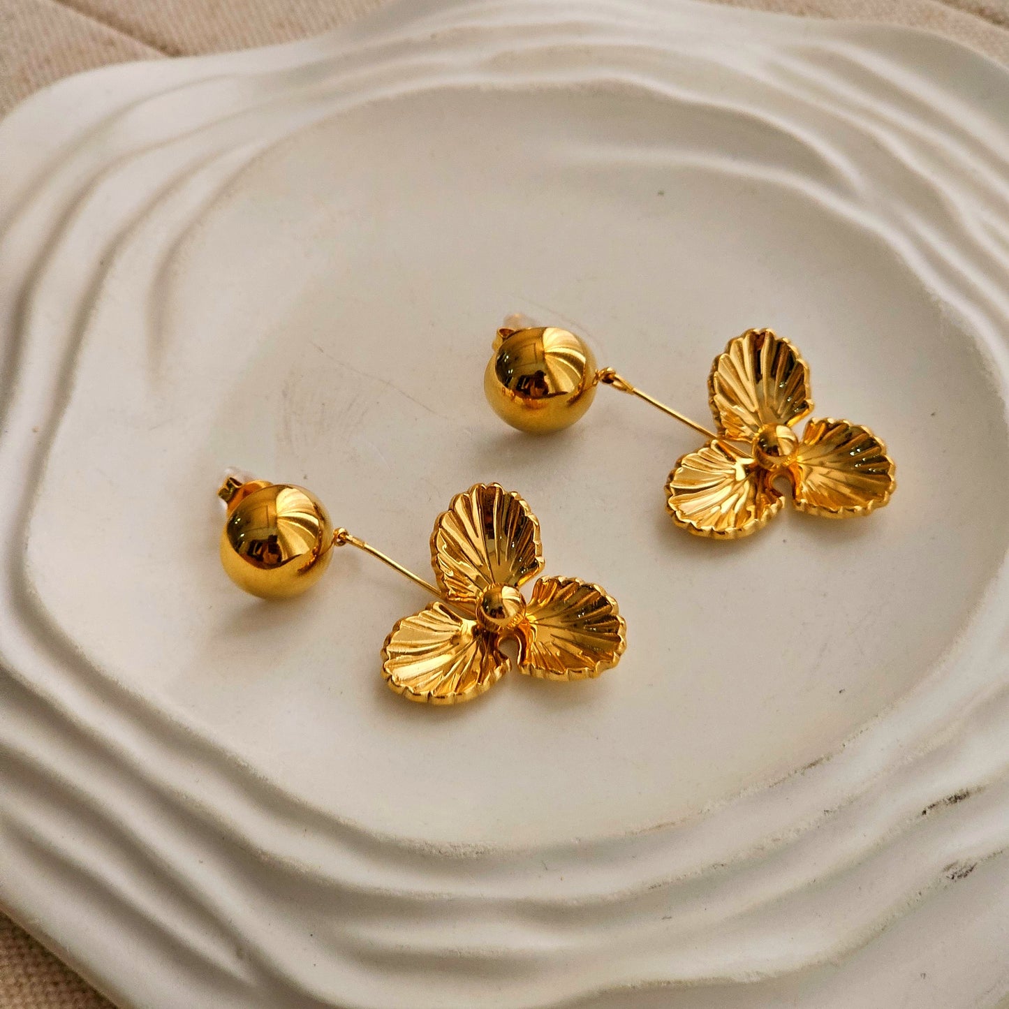 Oliver Gold Flower Earrings-4  taahirajewellery