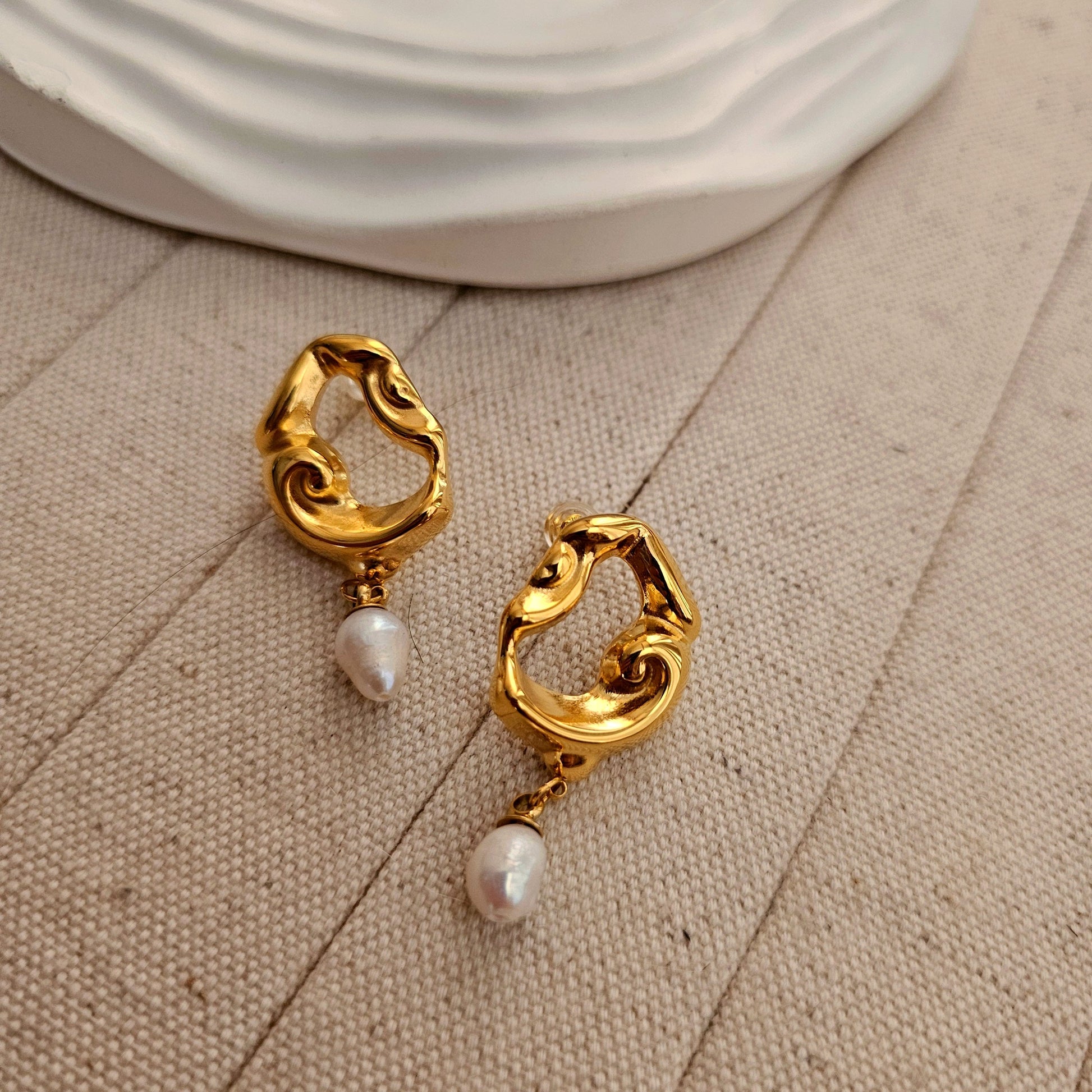 Rhea Pearl Earrings-2  taahirajewellery