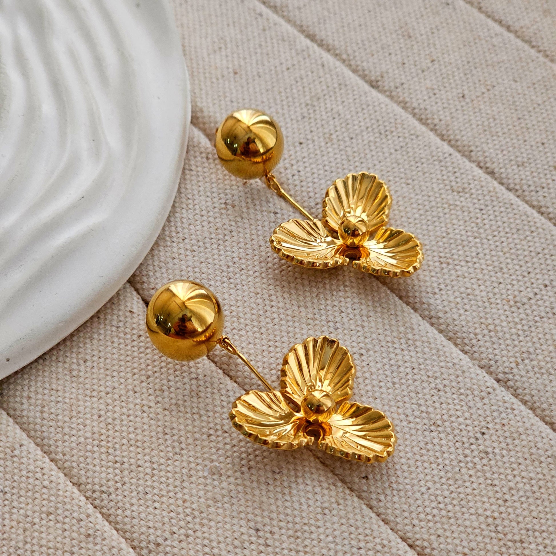 Oliver Gold Flower Earrings-3  taahirajewellery