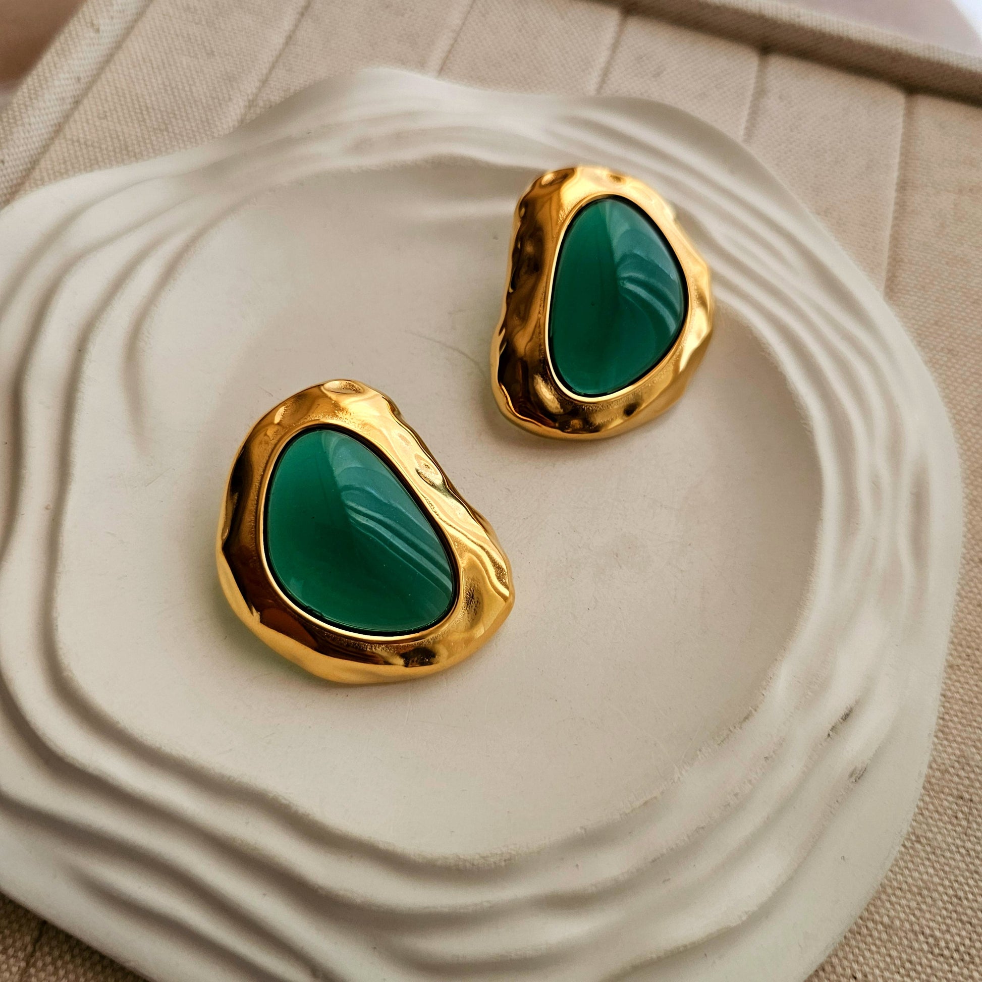 Paris Emerald Stone Earrings-4  taahirajewellery