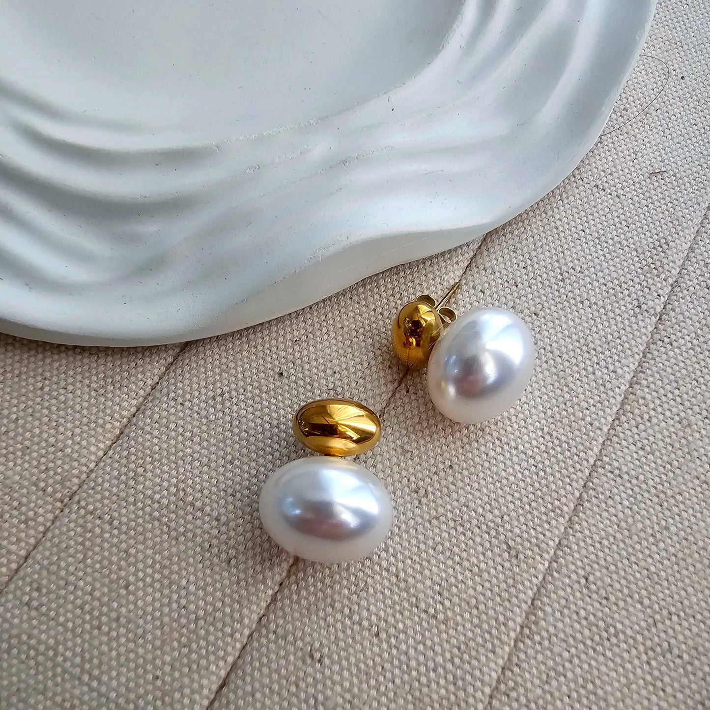Sasha Pearl Stud Earrings-3  taahirajewellery