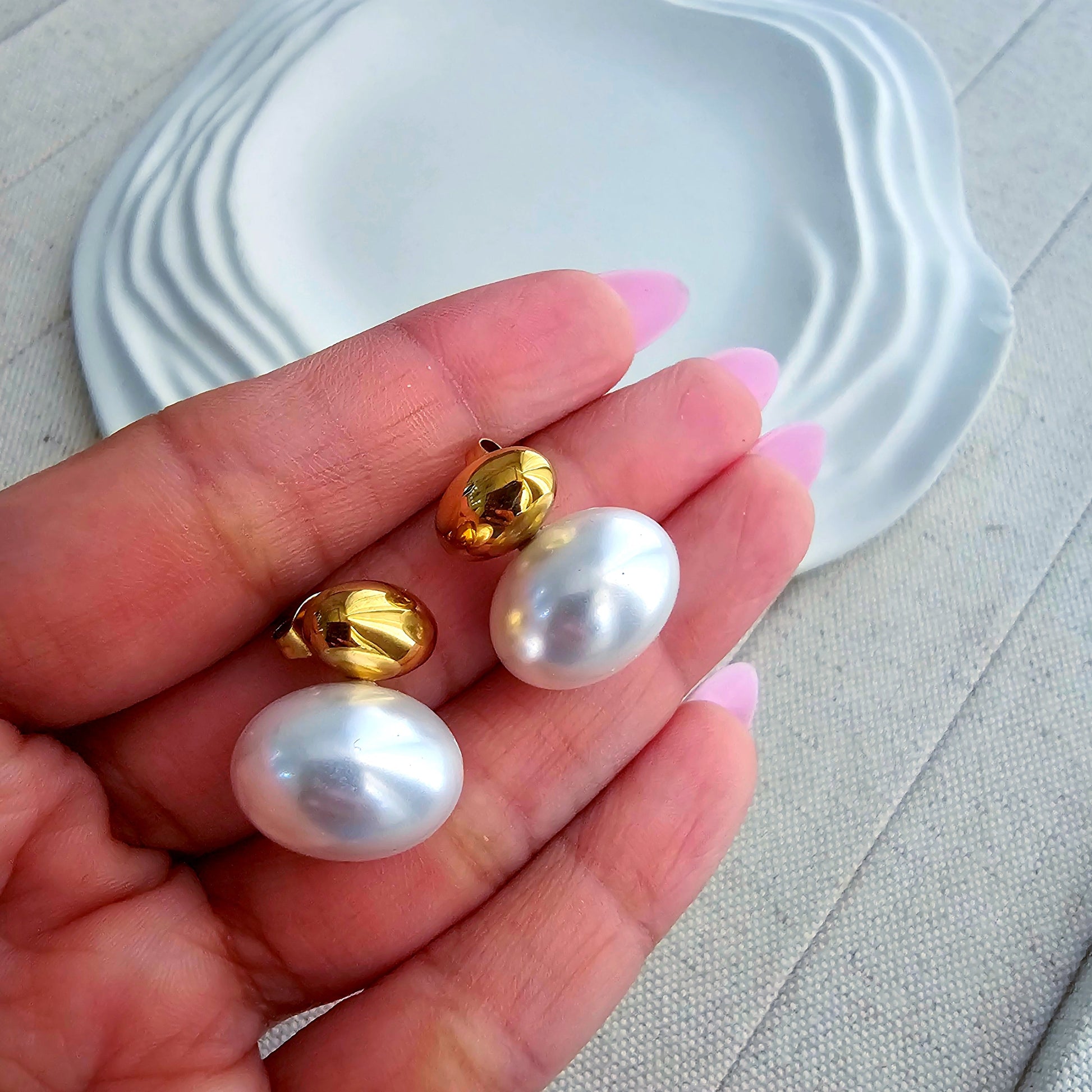 Sasha Pearl Stud Earrings-4  taahirajewellery