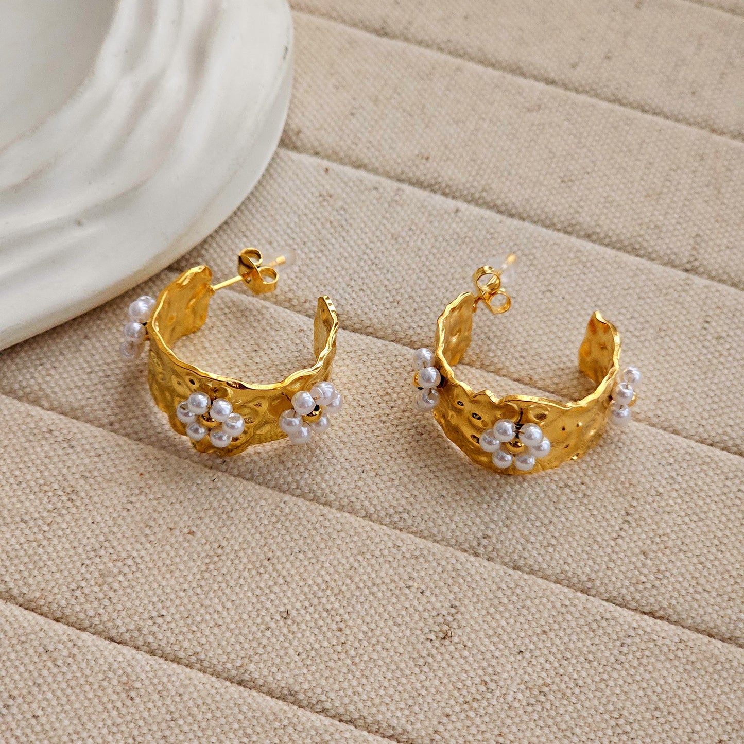 Teo Pearl Hoop Earrings-3  taahirajewellery