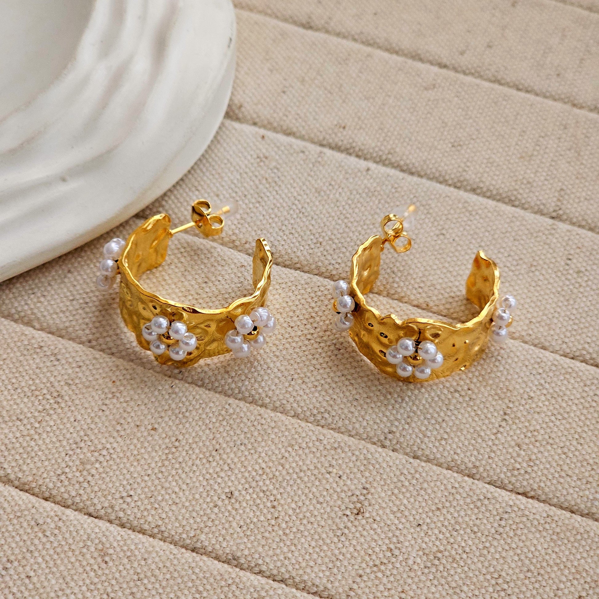 Teo Pearl Hoop Earrings-3  taahirajewellery