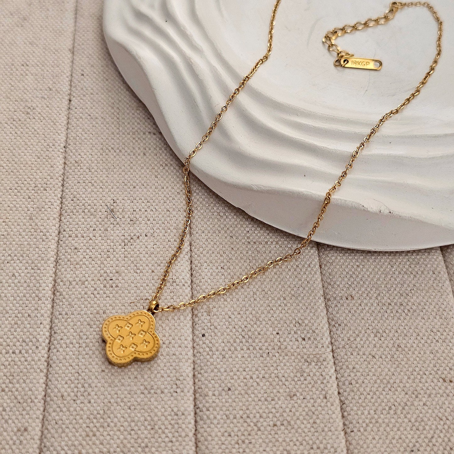 Poppy Pandent Necklace-1  taahirajewellery
