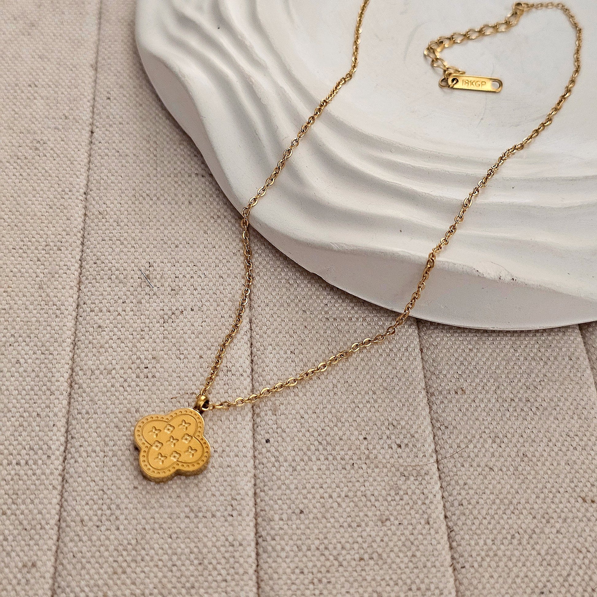 Poppy Pandent Necklace-1  taahirajewellery