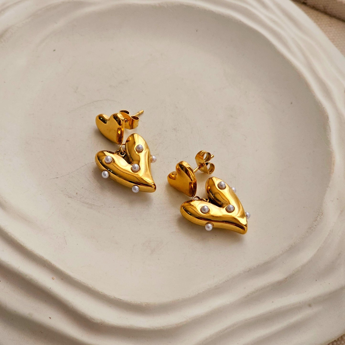 Selvie Pearl Heart Earrings-3  taahirajewellery