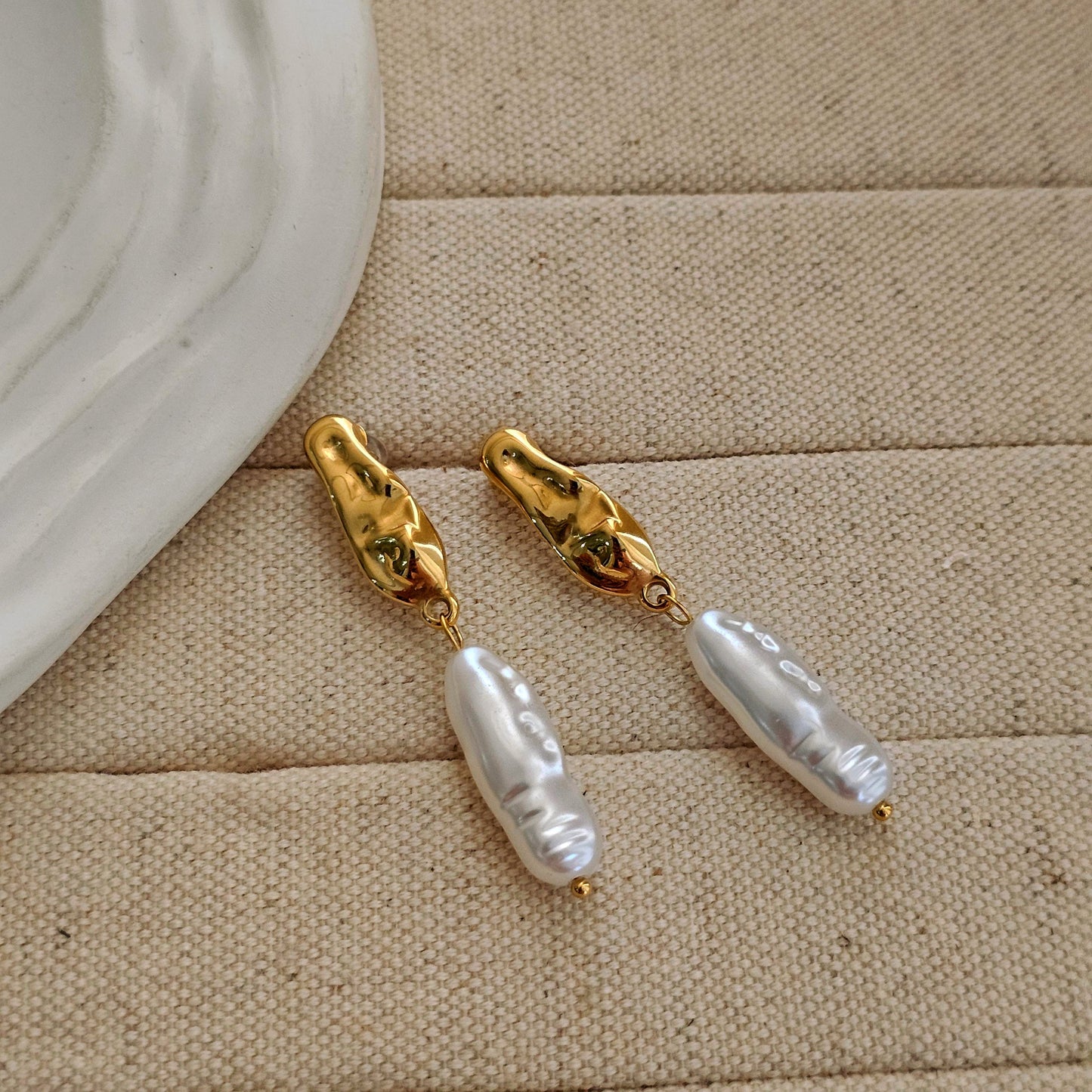 Edie Baroque Pearl Earrings-3  taahirajewellery