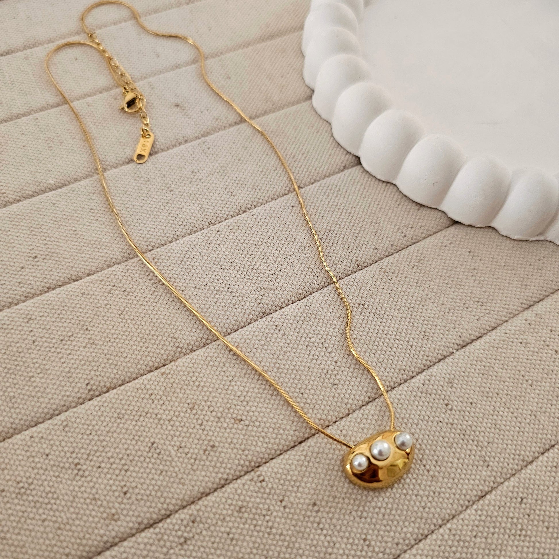 Bambi Pearl Necklace