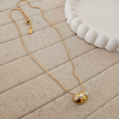 Bambi Pearl Necklace