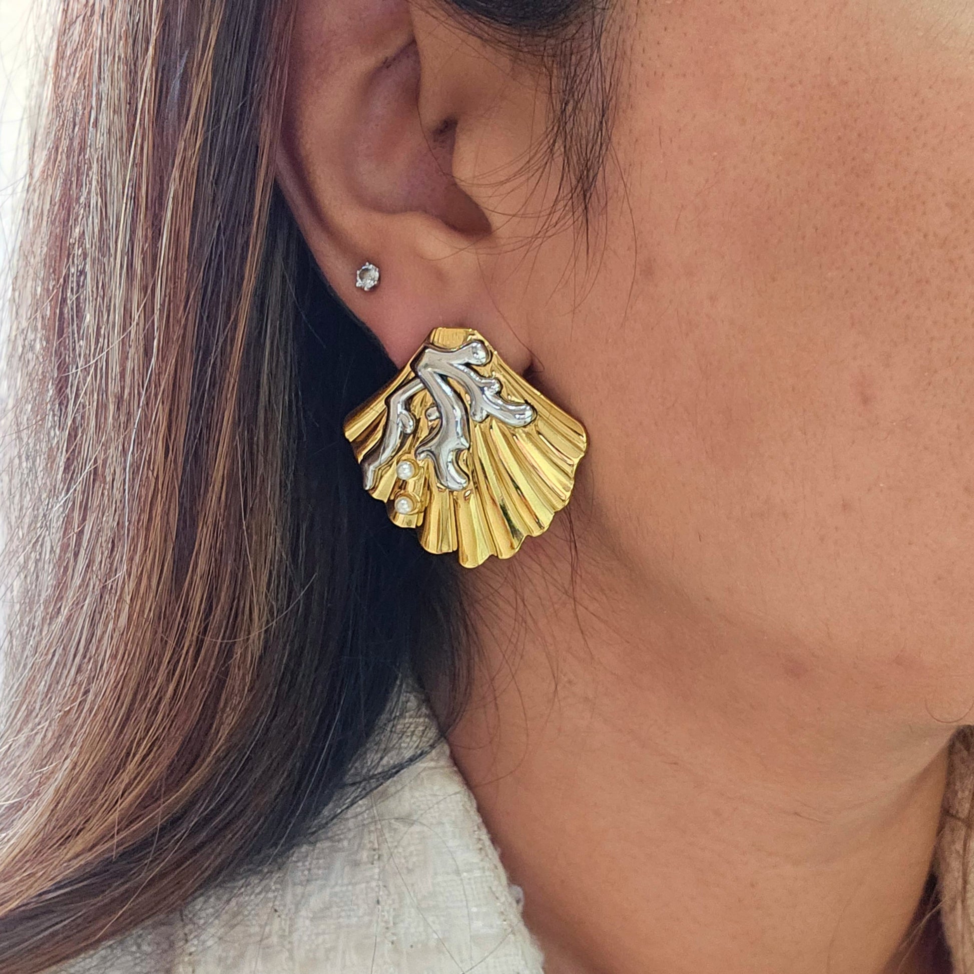 Shell Silver Gold Earrings-2  taahirajewellery