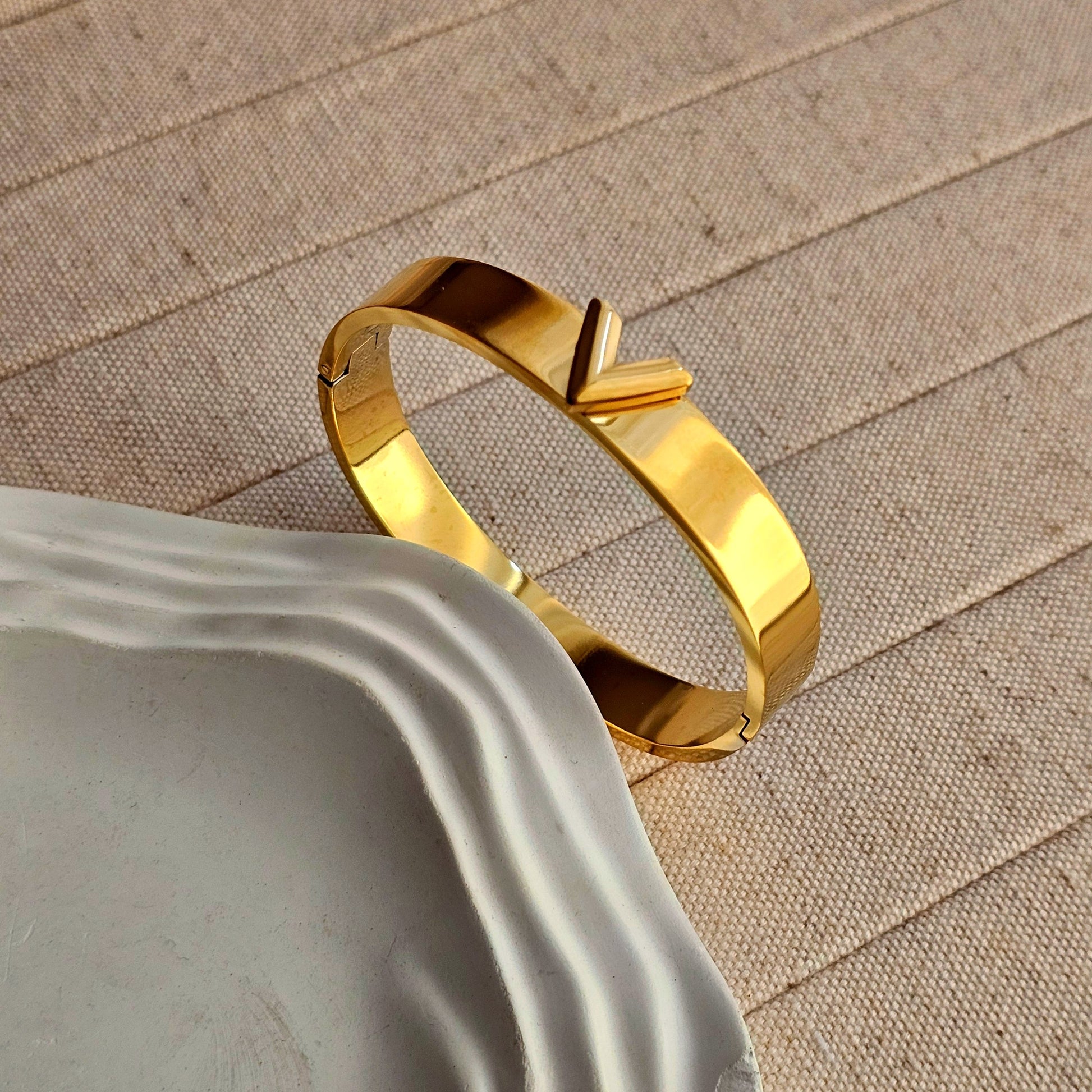 Nova V Bangle Bracelet-1  taahirajewellery